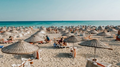 Jandarma üstsüz güneşlenen kadını uyardı,  ortalık karıştı: 'Suudi Arabistan’a mı dönüyoruz'