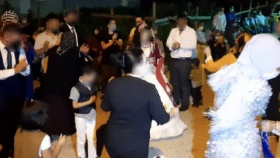 Ne yaptın kaynana: Testinin pozitif çıktığını sakladı,  düğünde göbek attı,  herkese korona bulaştırdı