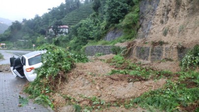 Rize'yi yağmur vurdu: Heyelan oldu,  kenti su bastı
