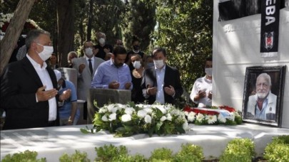 Süleyman Seba kabri başında anıldı