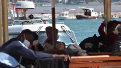 Türk kara sularına geri itilen 42 mülteci kurtarıldı