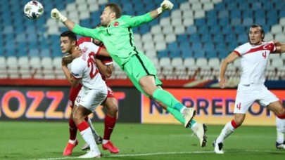 10 kişi kalan Sırbistan'ı da yenemedik: Milli Takım'ın tadı yok