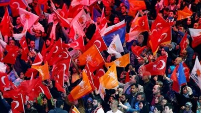 AK Partili Mahir Ünal'dan anket açıklaması: Düzenli olarak her ay 4 anket yaptırırız