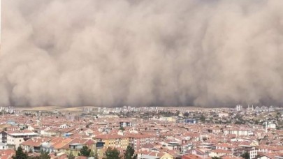 Ankara kum fırtınasına teslim oldu