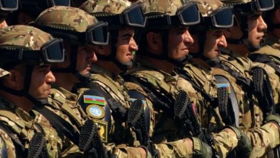 Azerbaycan savaş hali ilan etti: Ordu belirlenen noktalara hava harekatı düzenliyor