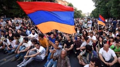Ermenistan'ı korku sardı: Erkekler kaçmasın diye önlem aldılar!