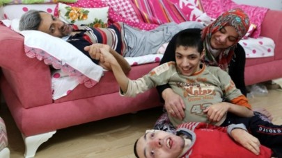 İki engelli çocuğuna bakarken kansere yakalanan baba Taner Özşeker hayatını kaybetti