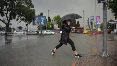 İstanbul'da şiddetli dolu ve yağmur başladı