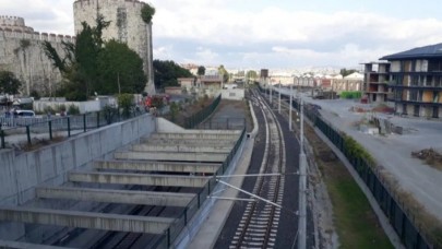 Kablolar yandı! Marmaray seferleri durduruldu!