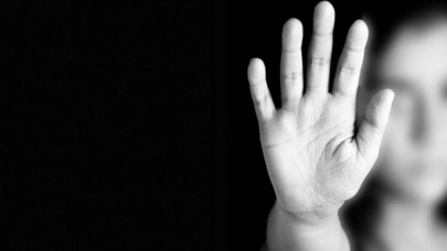 Koronavirüs hastası genç kız,  ambulansta sağlık görevlisinin tecavüzüne uğradı