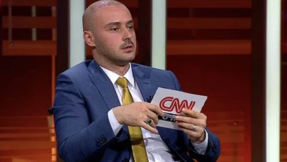 Medipol Üniversitesi öğretim üyesi Selman Öğüt'e paylaşımları sebebiyle tepki yağıyor!