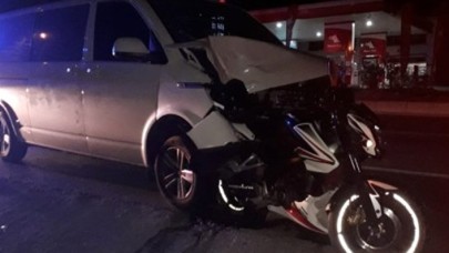 Motosikletiyle seyir halindeydi: Minibüsün altında kalan Samet Duran hayatını kaybetti