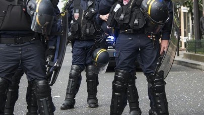 Paris'te büyük patlama sesi