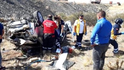 Sivas'ta korkunç kaza: Otomobil devrildi,  Emine Karakütük öldü