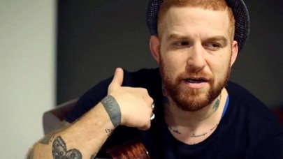 Suriyelilerle ilgili paylaşım yapan Gökhan Özoğuz hakkında suç duyurusunda bulunuldu