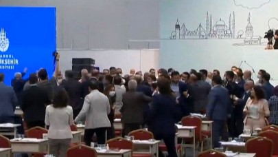 Tevfik Göksu'nun sözleri İBB Meclisi'nde tekmeli yumruklu kavgaya neden oldu