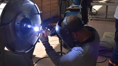 Vali isyan etti: Karantinada olması gereken işçi,  başka fabrikada kaçak çalışıyor!