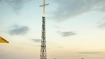 Yunanistan kaşınmaya devam ediyor: Şimdi de Meriç nehri kıyısına dev haç diktiler