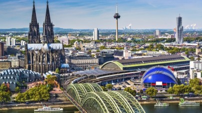 Avrupa'nın göbeği Köln'de bomba: 1100 kişiye tahliye