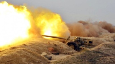 Azerbaycan ordusu,  Ermenistan işgali altındaki Karabağ'a yoğun bombardımana başladı
