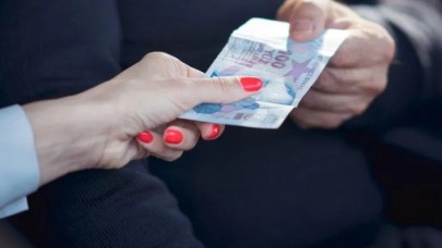 Bakan Selçuk'tan flaş 'nafaka' açıklaması: "Minimum 2 ya da 3 yıl olması tartışılabilir"