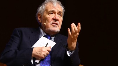 Camideki görüntü İlber Ortaylı'yı kızdırdı: Bu ne zevksizlik