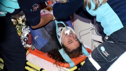 Enkaz altındaki Buse Hasyılmaz 9.5,  Emine Eren 14,  Fadime Tolu 15,  Gülçin Aykut Soydan 16,  Hülya Özmet 17 saat sonra kurtarıldı