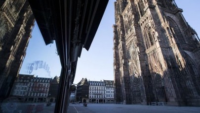 Fransa'da bar,  restoran,  mağazalar kapanıyor: Sokağa çıkma kısıtlaması