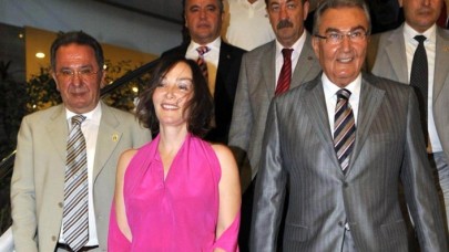 Hürriyet yazarı: "Yeni genel başkan Deniz Baykal'ın kızı olacakmış"