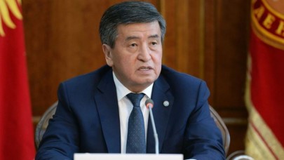 Kırgızistan Cumhurbaşkanı Sooronbay Ceenbekov istifa etti