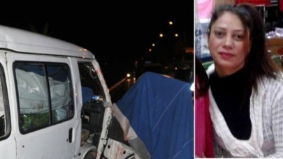 Antalya'da yan yatan minibüsün altında kaldı: Ayşe Karakuş öldü