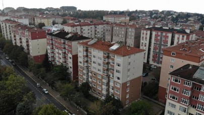 Beylikdüzü'nde 1 yıl önceki depremden sonra  '24 saat içinde boşaltın' denilen binalarda hala 2 bin kişi yaşıyor