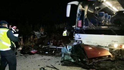 Bursa'da feci kaza: Fatih Akyol ve Oğuzhan Sönmez öldü