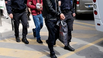 DEAŞ'ın sözde Türkiye sorumlusu Mahmut Özden ile bağlantılı oldukları iddiasıyla 5 zanlı yakalandı