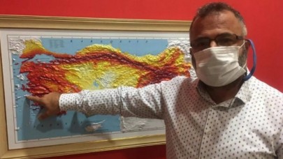 Deprem uzmanı Doç. Dr. Serkan Irmak: "Ana artçı deprem henüz olmadı,  evlere girmeyin"