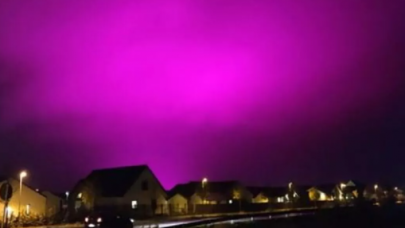 Gökyüzü morardı: Görenler gözlerine inanamadı!