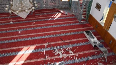 Heyelan nedeniyle ibadete kapatılan cami 5 kez soyuldu