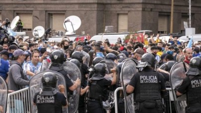 Maradona'nın cenazesinde arbede çıktı