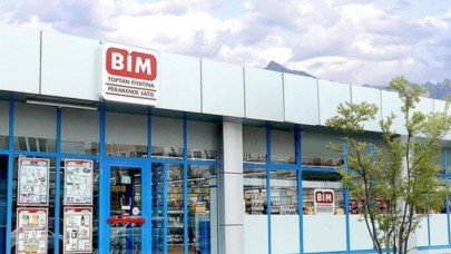 Mide bulandıran olay: BİM'den aldığı ekmeğin içinden çıkanı görünce şoke oldu