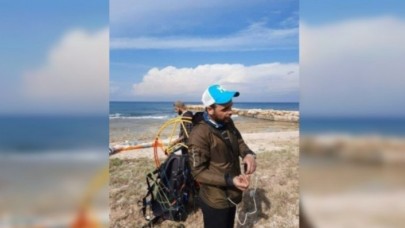 Şaşkına çeviren olay! Rüzgara kapılan Türk paraşütçü Mahmut Ertunç Lübnan'a iniş yaptı