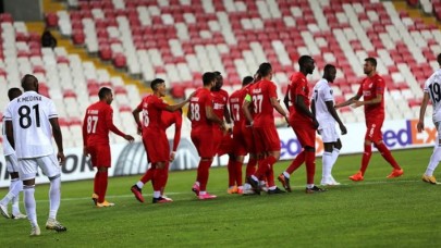 Sivasspor UEFA Avrupa Ligi'nde Karabağ'ı yendi