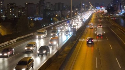 8 saatlik yasak bitti,  trafik başladı