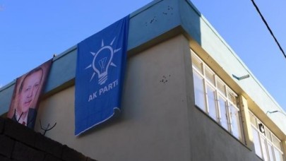AK Parti ilçe binasını uzun namlulu silahlarla taradılar
