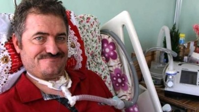 ALS hastası,  özel donanımlı bilgisayarını gözüyle kullanarak şiir kitabı yazdı