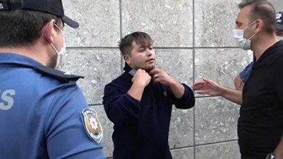 'Bana teşkilatın numarasını verin' sözleriyle gündem olan kurye bu sefer de bekçiye saldırdı