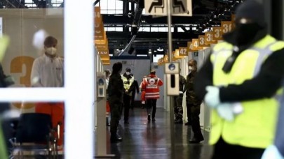Berlin'de koronavirüs için ilk aşı merkezi faaliyete geçti