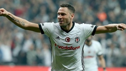 Beşiktaş'ın eski yıldızı geri mi dönüyor? Kulübünden ayrıldı