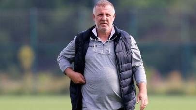 Büyükşehir Belediye Erzurumspor,  teknik direktör Mesut Bakkal ile anlaştı