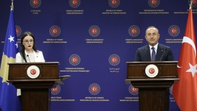 Çavuşoğlu,  Kosova Dışişleri Bakanı'nı açık açık uyardı!