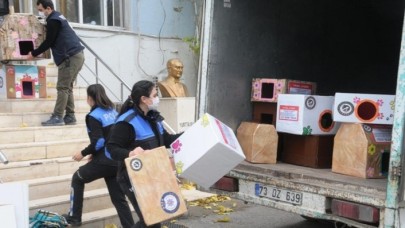 Cizre'de polis,  sokak hayvanları için kedi ve köpek evleri yaptı